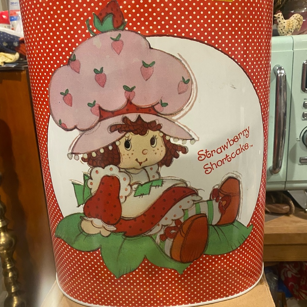 Strawberry Shortcake Vintage Tin